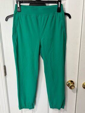 lululemon athletica Women's cropped joggers